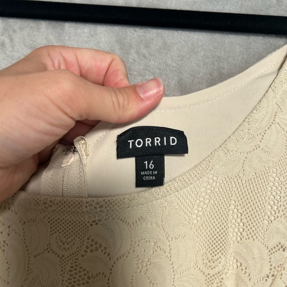 Torrid Lace Cap Sleeve Mini Dress Women’s 16 Beige - Picture 3 of 8